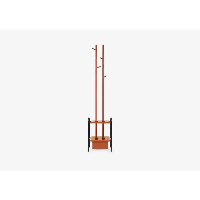 Coat stand composed of 1 lacquered steel structure with fixed feet and 1 top in MDF lacquered. The Living tops have a...