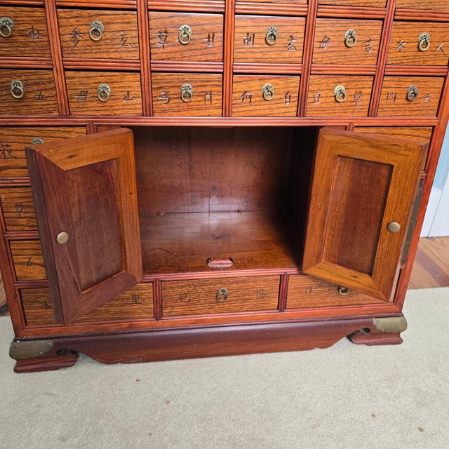 Chinoiserie Vintage 45-Drawer Chinese Apothecary Chest - Solid Elm Yumu Herb Cabinet - Pagoda Top For Sale - Image 3 of 14