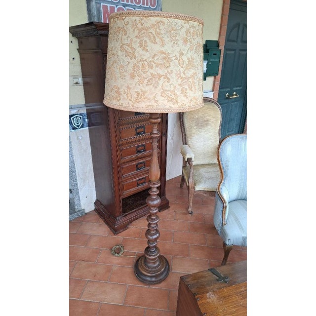 Wood Vintage Floor Lamp in Beech, 1940s For Sale - Image 7 of 7