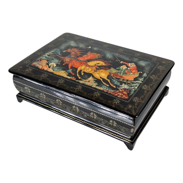 20th Century Russian Palekh School Lacquer Jewelry or Trinket Box For Sale