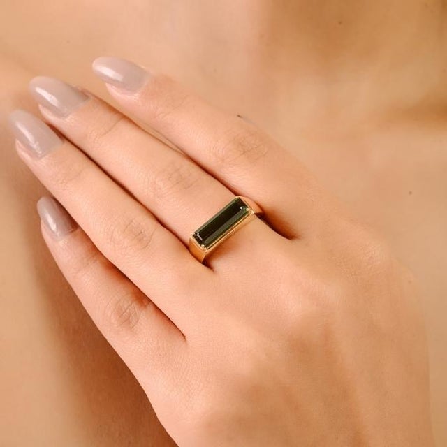 2.19 Carat Certified Green Tourmaline Baguette Ring in 18k Solid Gold Size 7 For Sale - Image 4 of 15