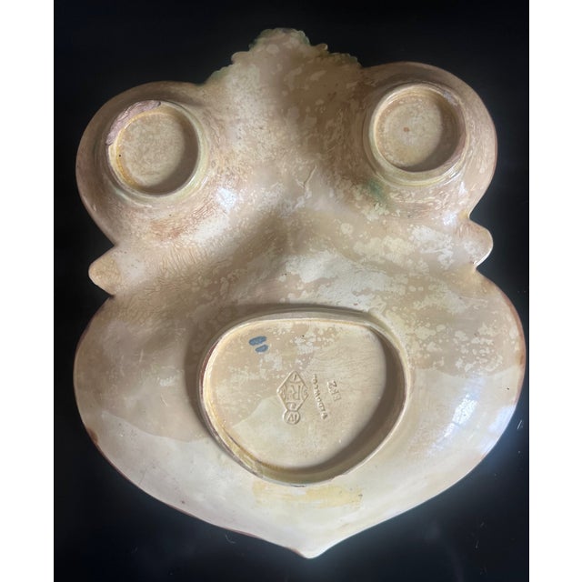 Mid-19th Century Wedgwood Strawberry Server, Hand-Painted Ceramic For Sale - Image 13 of 15