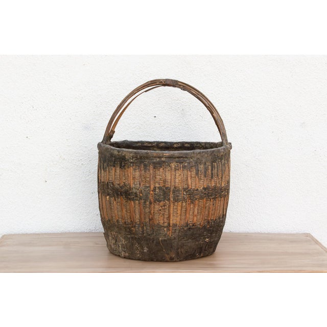 Vintage English Farmhouse Basket For Sale - Image 4 of 9