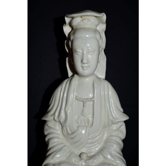 Ceramic Pair Antique Chinese Blanc De Chine Porcelain Guanyin Statues Dehua Figures For Sale - Image 7 of 18