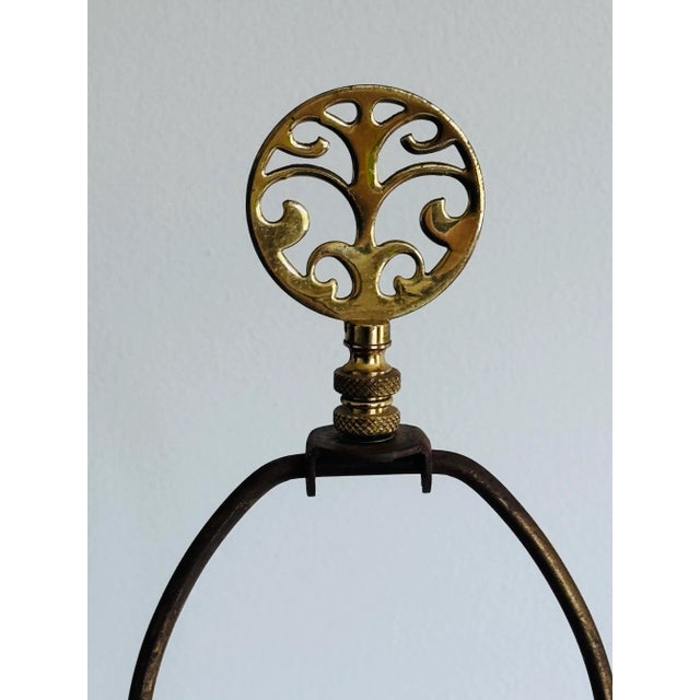 1950s Vintage 1950s White Crackle & Blue Floral Chinoiserie Table Lamp For Sale - Image 5 of 9