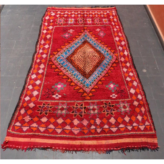Moroccan Vintage Berber Rug - 5'6" X 9'6" Ft For Sale In Cleveland - Image 6 of 7