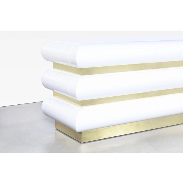 Vintage Italian Postmodern White Lacquer and Brass Dresser, 1980s For Sale In Los Angeles - Image 6 of 11