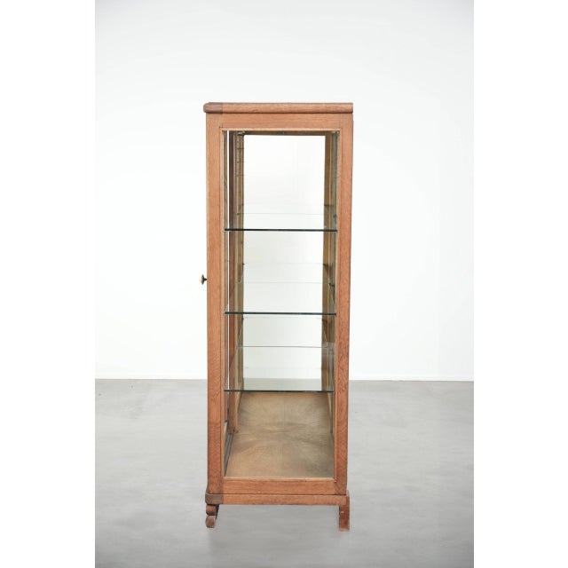 1920s Antique Dutch Oak Display Cabinet with 2 Doors, Glass Shelves and Mirrored Back For Sale - Image 5 of 16