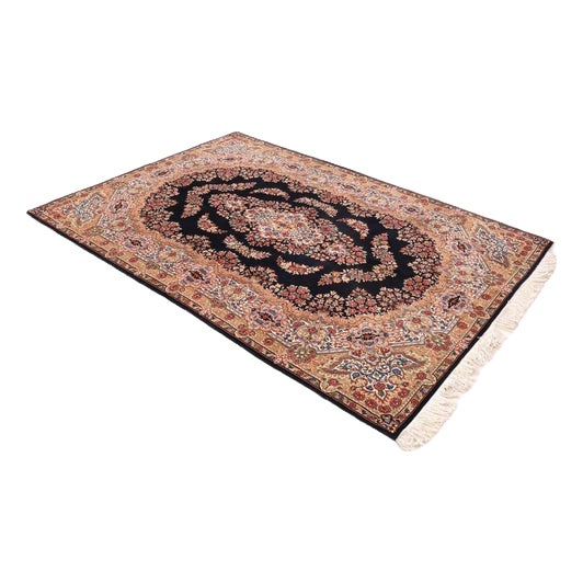 Middle Eastern Rug in Wool For Sale