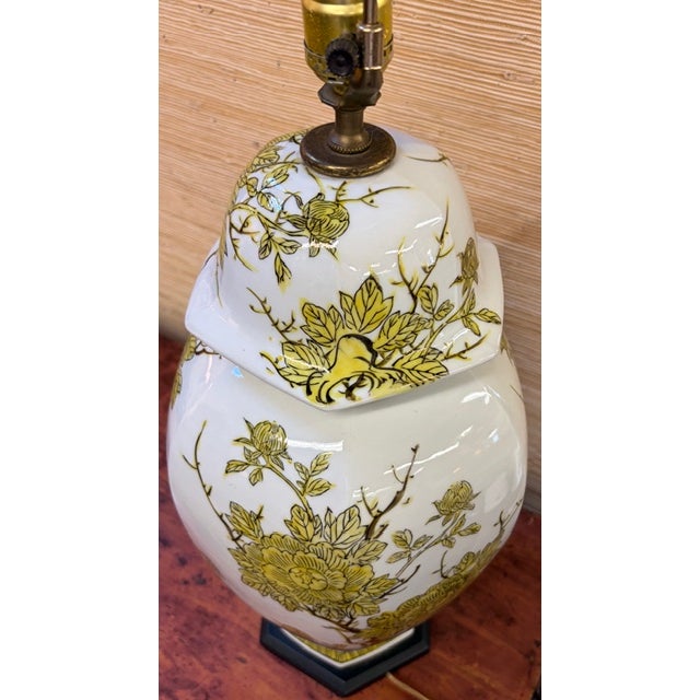 Marbo Lamp Company Mid Century Chinoiserie Porcelain Ginger Jar Lamp With Imari Design, Attributed to Marbro Lamp Company For Sale - Image 4 of 8