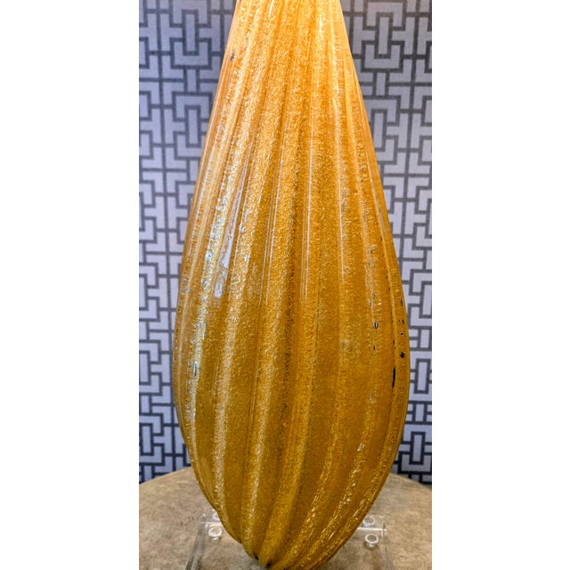Vintage Murano-Style Gold Art Glass Table Lamp With Clear Acrylic Base & New Rectangular Shade, 31″ For Sale - Image 4 of 14