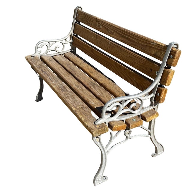 1900-1909 Restored Victorian Cast Iron & Wooden Lath Garden Bench W/ Vine Leaf Detail Pair For Sale - Image 4 of 6
