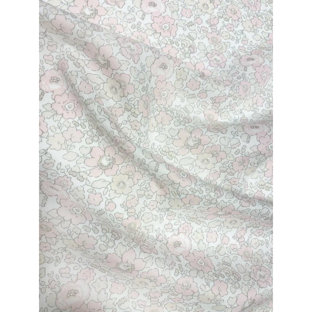 Made with Liberty’s luxurious, buttery soft Tana Lawn™ cotton, Coco & Wolf’s Liberty fabric gathered edge pillowcases add...