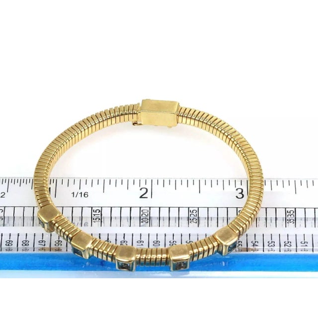 Late 20th Century Square Cut Blue Topaz Flex 18k Yellow Gold Bracelet For Sale - Image 5 of 6