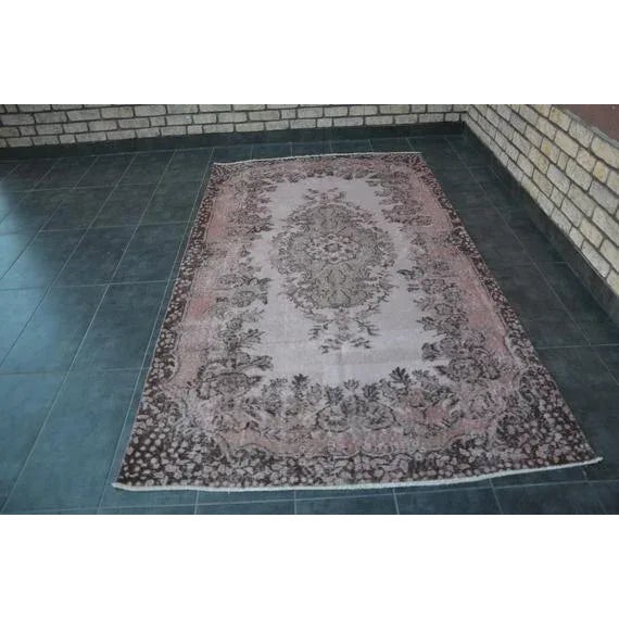1960s Vintage Turkish Pale Pink Rug - 5′ × 8′9″ For Sale - Image 11 of 11