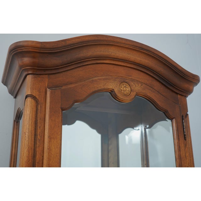 Brown 1990s Ethan Allen Country French Curio Cabinet For Sale - Image 8 of 17