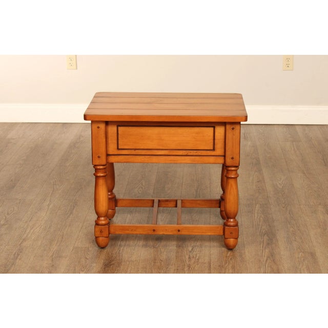 Early 21st Century English Traditional Style Pine One-Drawer Side Table or Nightstand For Sale - Image 11 of 13