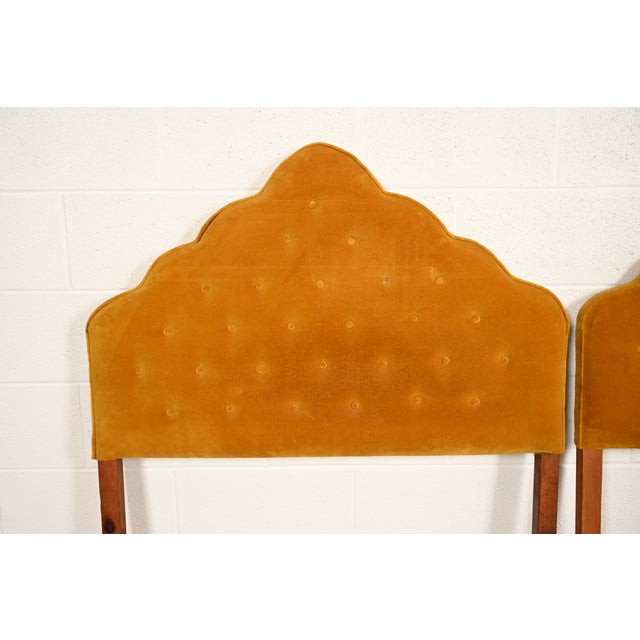 Grosfeld House Style Mid-Century Hollywood Regency Tufted Velvet Upholstered Twin Headboards, Pair For Sale In South Bend - Image 6 of 13