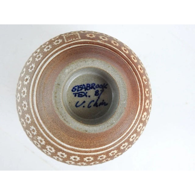 Contemporary 1987 v Chin Vorakit Chinookoswong Stoneware Studio Pottery Jar With Lid For Sale - Image 3 of 9