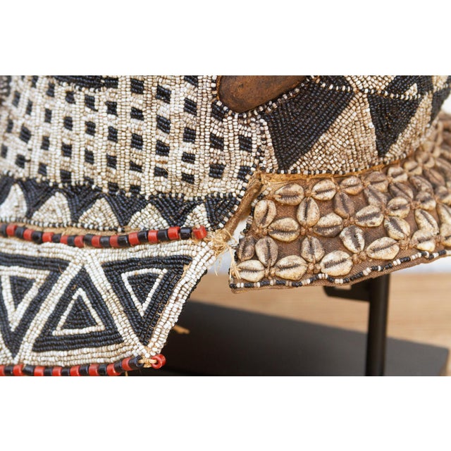 1950s Black & White Beaded African Mask For Sale - Image 5 of 12