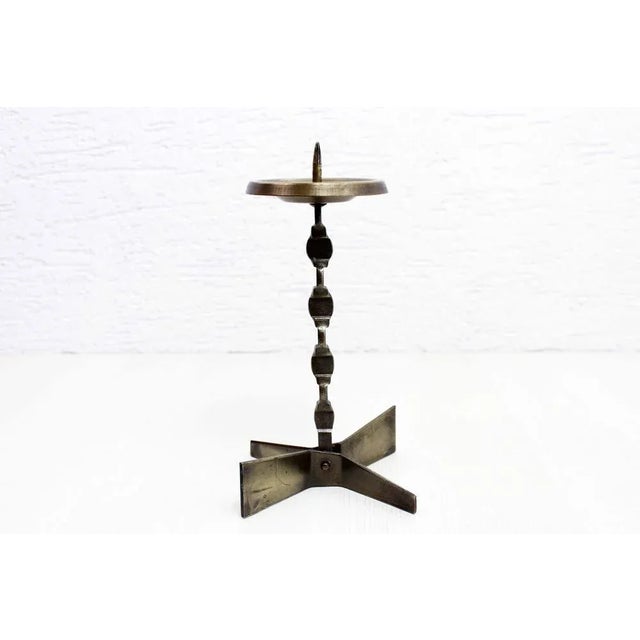 Nice brutalist bronze candlestick from the 60s. Beautiful bronze achievement of the 60s. This room can of course serve as...