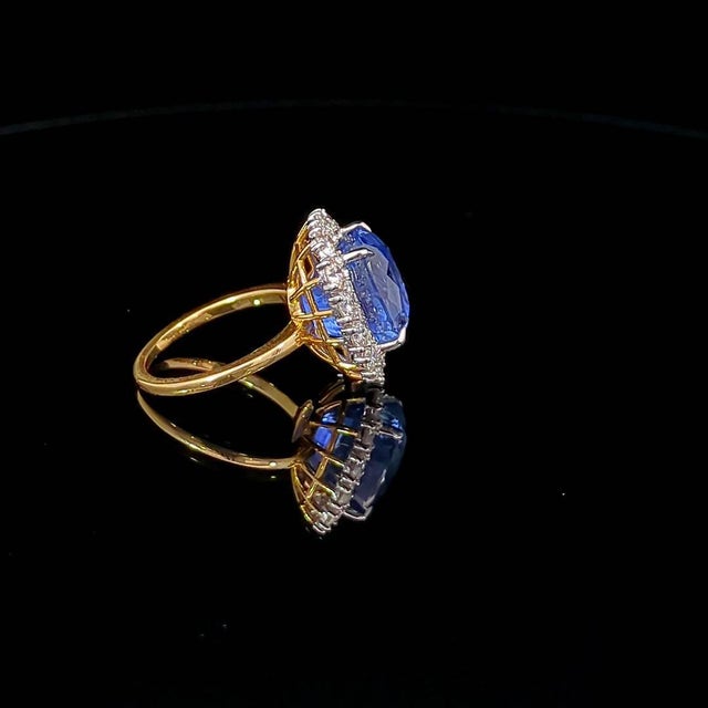 Metal 10.21 Carat Natural Blue Ceylon Sapphire Ring and Diamond Ring, Size 6 For Sale - Image 7 of 12