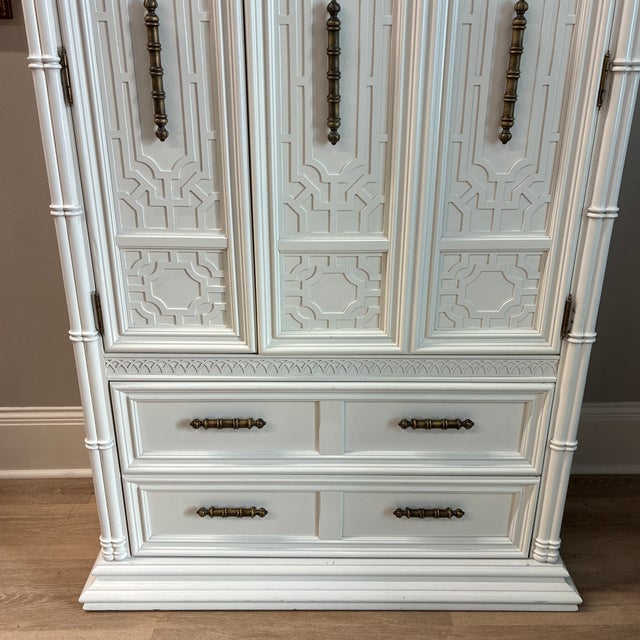 Thomasville Late 20th Century Thomasville Chinoiserie Pagoda Cabinet For Sale - Image 4 of 9
