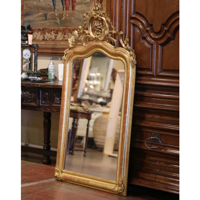 Wood 19th Century French Louis XV Giltwood Mirror With Carved Grape and Vine Crest For Sale - Image 7 of 9