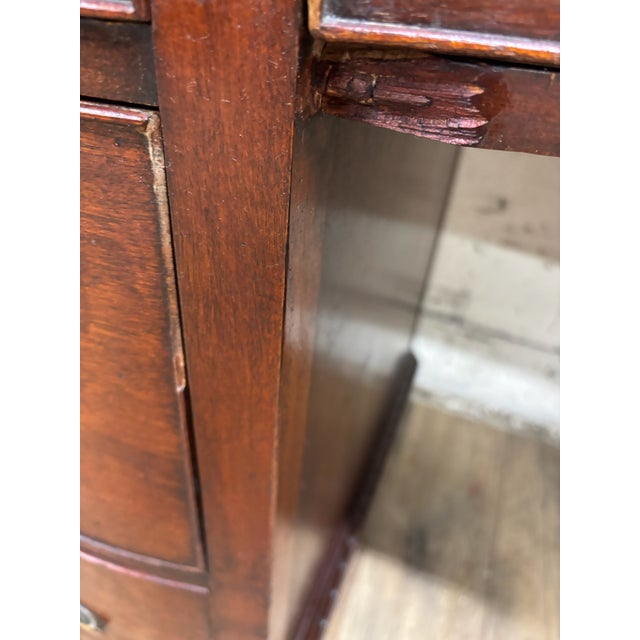 Vintage Colonial MFG Leather Top Kidney Shaped Writing Kneehole Desk or Vanity For Sale - Image 9 of 9