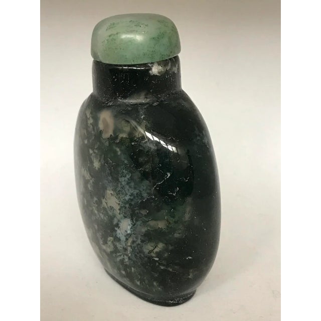 Chinese Large Vintage Moss Agate Snuff Bottle For Sale - Image 3 of 11