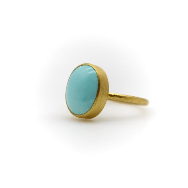 Contemporary 24k Gold Handmade Robin’s Egg Blue Persian Turquoise Cabochon Ring, Size 6.5 For Sale - Image 3 of 10