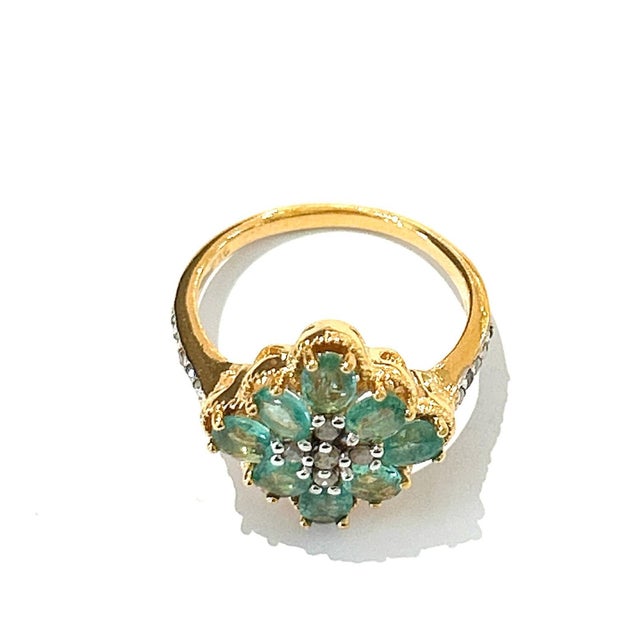 Bochic “Orient” Diamond & Emerald Vintage Cluster Ring Set in 18k & Silver Size 4.5 For Sale - Image 4 of 4