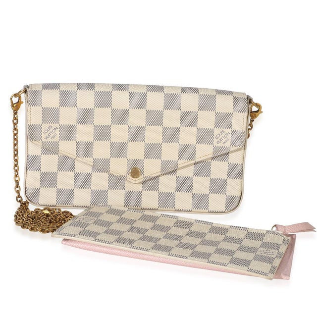 Item #: 154929 Features Interior: Single slip pocket Dimensions: 8.5 x 4.5 x 1.25 in Handbag Closure Type: Snap Strap...