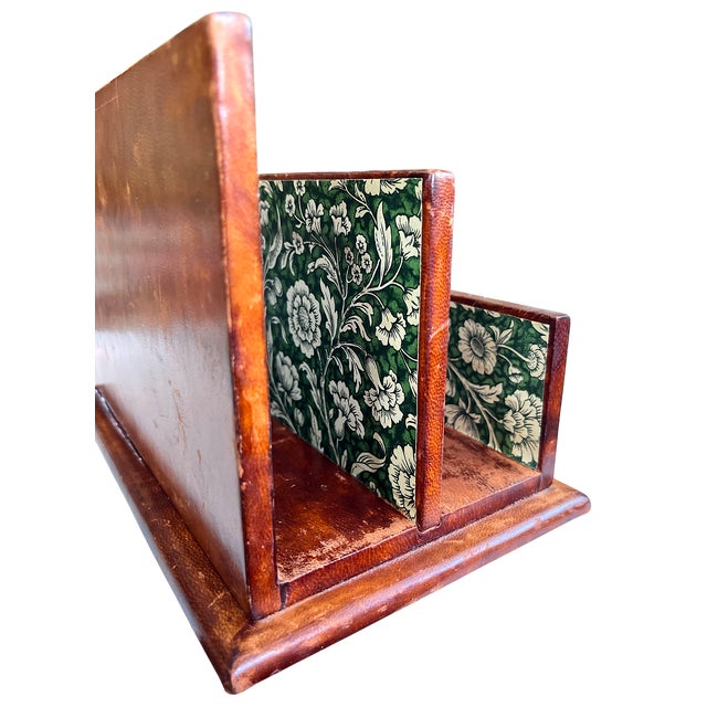 1960s Vintage Italian Wood Wrapped Leather Letter & Document Holder With Embossed Gold Detailing For Sale - Image 5 of 9