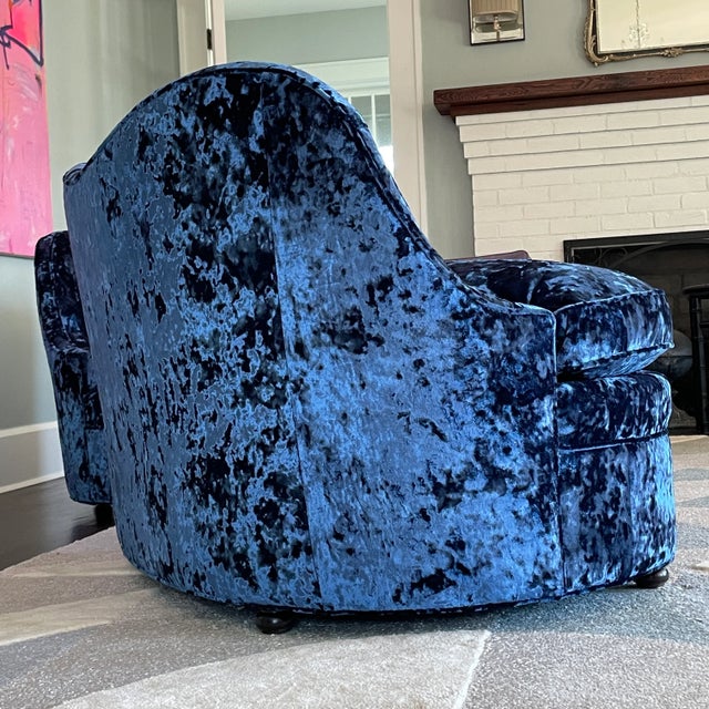 1950s Stunning Sapphire Blue Crushed Velvet Kidney Loveseat - Two Available For Sale - Image 9 of 11