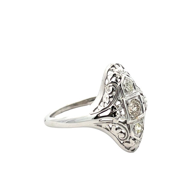 Silver Mid 20th Century 14k White Gold Diamond Filigree Ring, Size 7.25 For Sale - Image 8 of 8