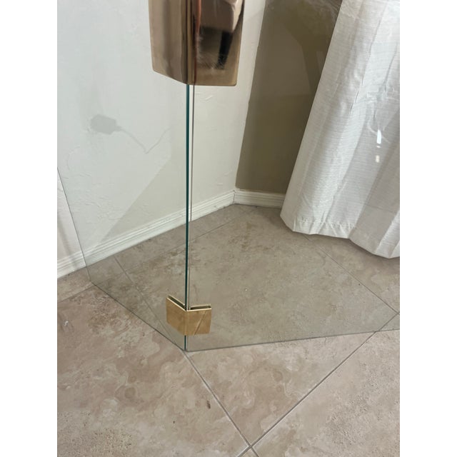 Mid-Century Modernist Tri-Fold Glass Fire Screen With Brass Hinges in the Style of Jacques Adnet For Sale - Image 4 of 12