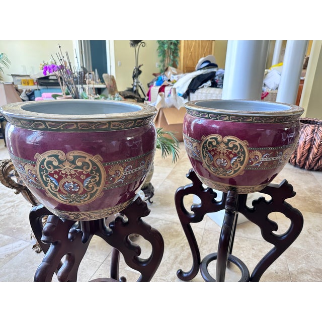 Late 20th Century Chinese Export Porcelain Fishbowls on Carved Wood Stands - A Pair For Sale - Image 5 of 7