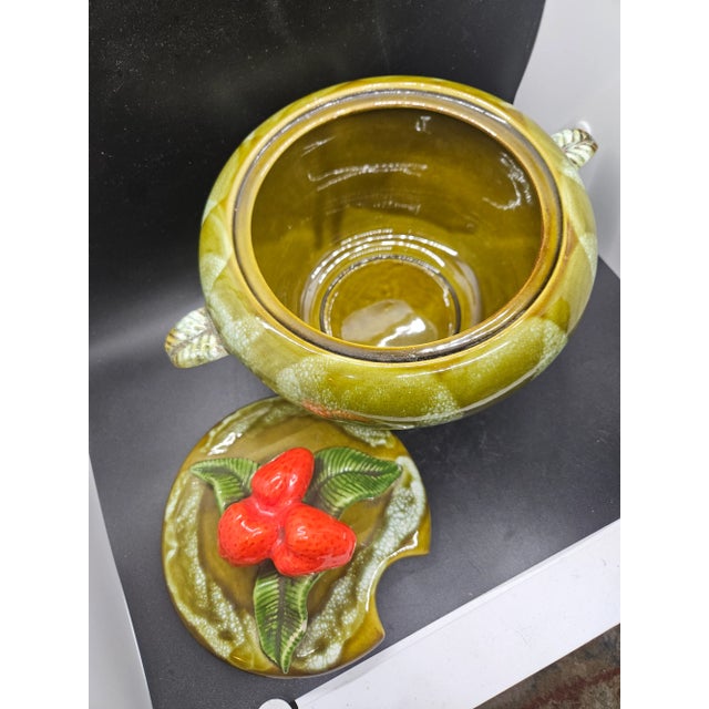 California Pottery California Pottery Usa 895 Soup Tureen Strawberry Lid - Vintage Collectible For Sale - Image 4 of 6