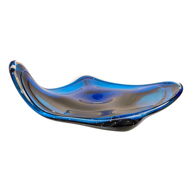 Contemporary Large Stingray Glass Centerpiece Bowl 21" Oversize Blue Nautical Coastal Decor For Sale - Image 3 of 18