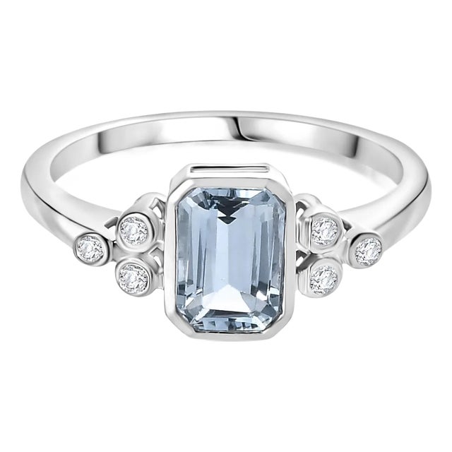 Contemporary Style 14k Gold Aquamarine Diamond Ring Size 5.5 For Sale