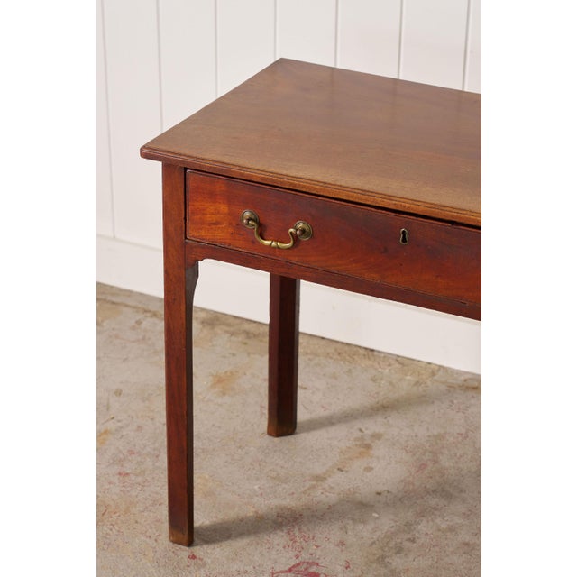 Early 19th Century Early 19th Century Georgian Mahogany Single Drawer Side Table With Classic Swan Pulls For Sale - Image 5 of 13