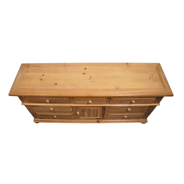 Broyhill Furniture Solid Knotty Pine Rustic Country Style 70″ Triple Door Dresser 790-1640 For Sale - Image 12 of 16