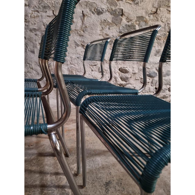Metal 20th Century French Spaghetti Chairs and Ottoman with Chrome Frame, 1960s, Set of 7 For Sale - Image 7 of 18