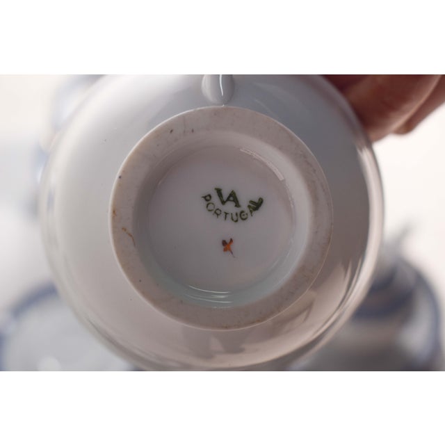 Tea Set in Portuguese Porcelain from Vista Alegre, 1920, Set of 38 For Sale - Image 9 of 10