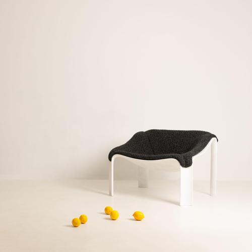 Pierre paulin (1927-2009) pair of f300 armchairs artifort edition, netherlands, model created in 1964 restored white...