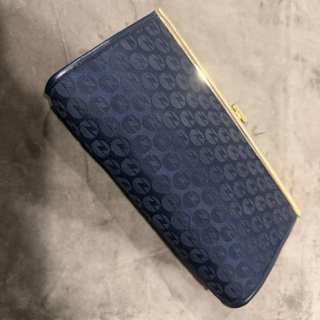 1980s Blue Fabric and Brass Italian Continuous Logo Clutch by Zenith For Sale - Image 6 of 15