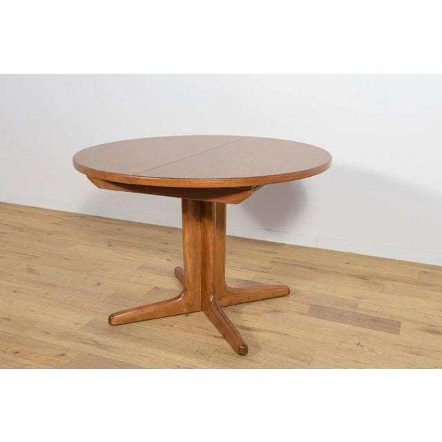 Mid-Century Round Walnut Extendable Dining Table, United Kingdom, 1950s For Sale - Image 17 of 17