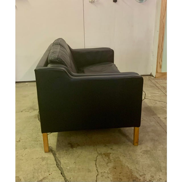 Stouby Danish Black Leather Loveseat Sofa by Stouby, Hand-Crafted, 1970s For Sale - Image 4 of 8