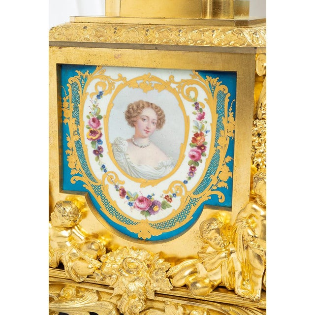 Antique 19th Century Napoleon III Clock in Gilded bronze and Sèvres Porcelain, France For Sale - Image 6 of 12